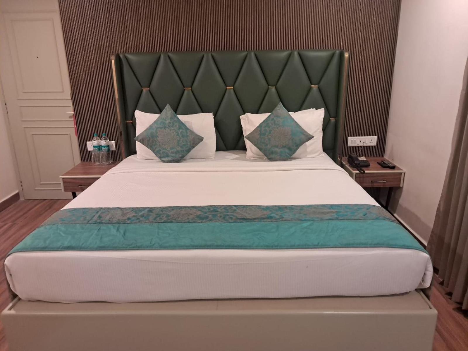 Hotel Grand Residence Ченай Екстериор снимка