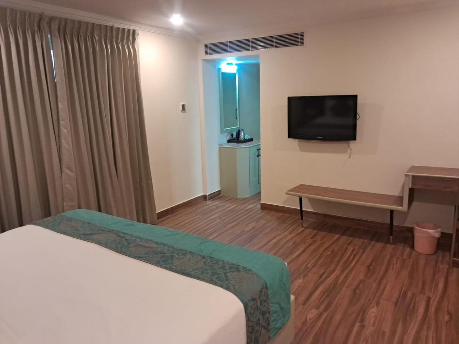 Hotel Grand Residence Ченай Екстериор снимка