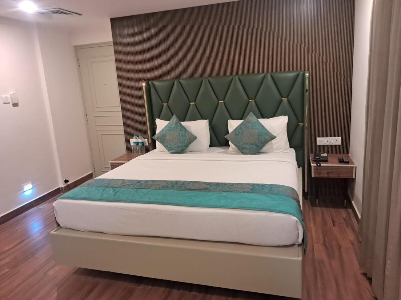 Hotel Grand Residence Ченай Екстериор снимка