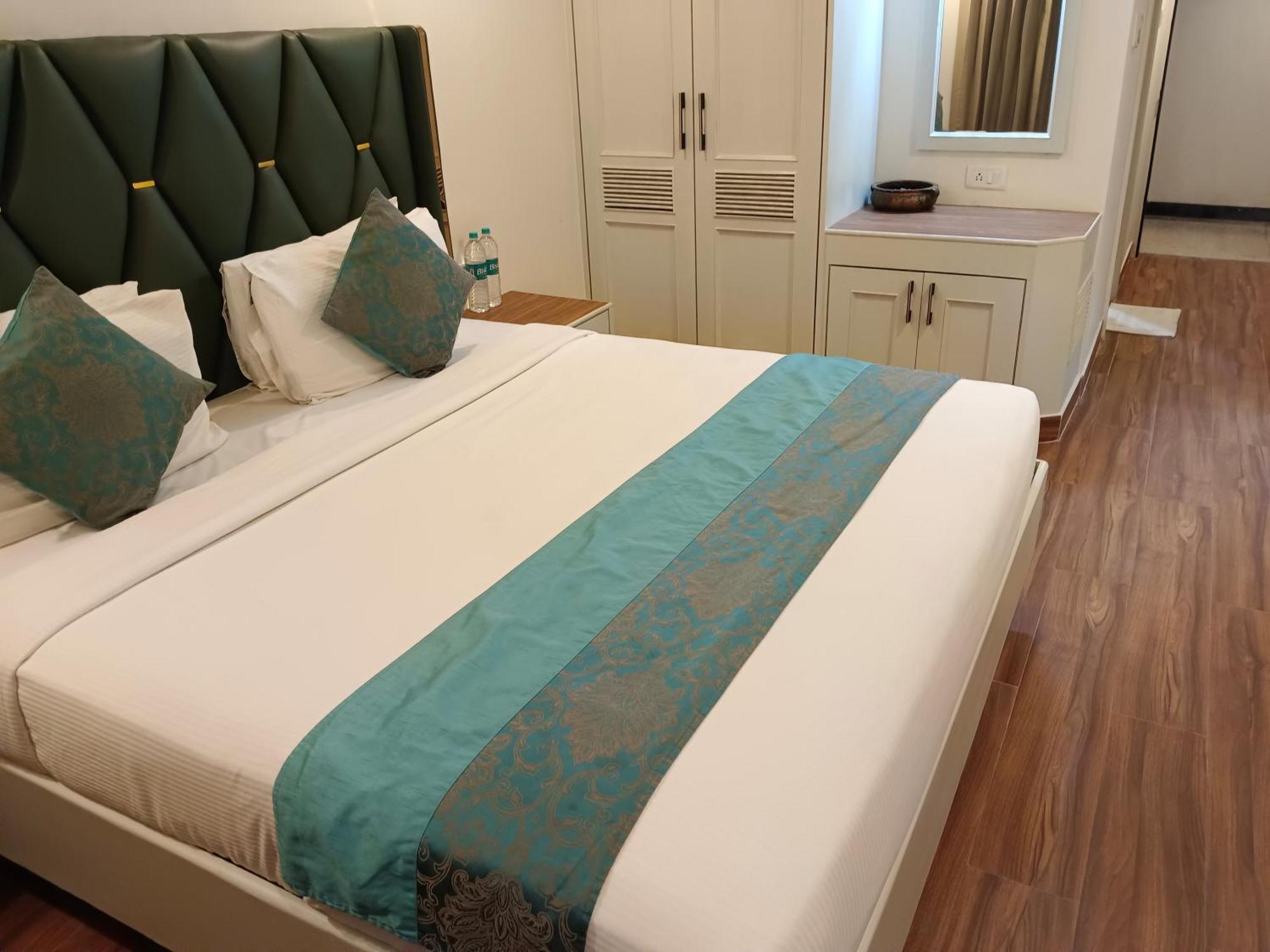 Hotel Grand Residence Ченай Екстериор снимка