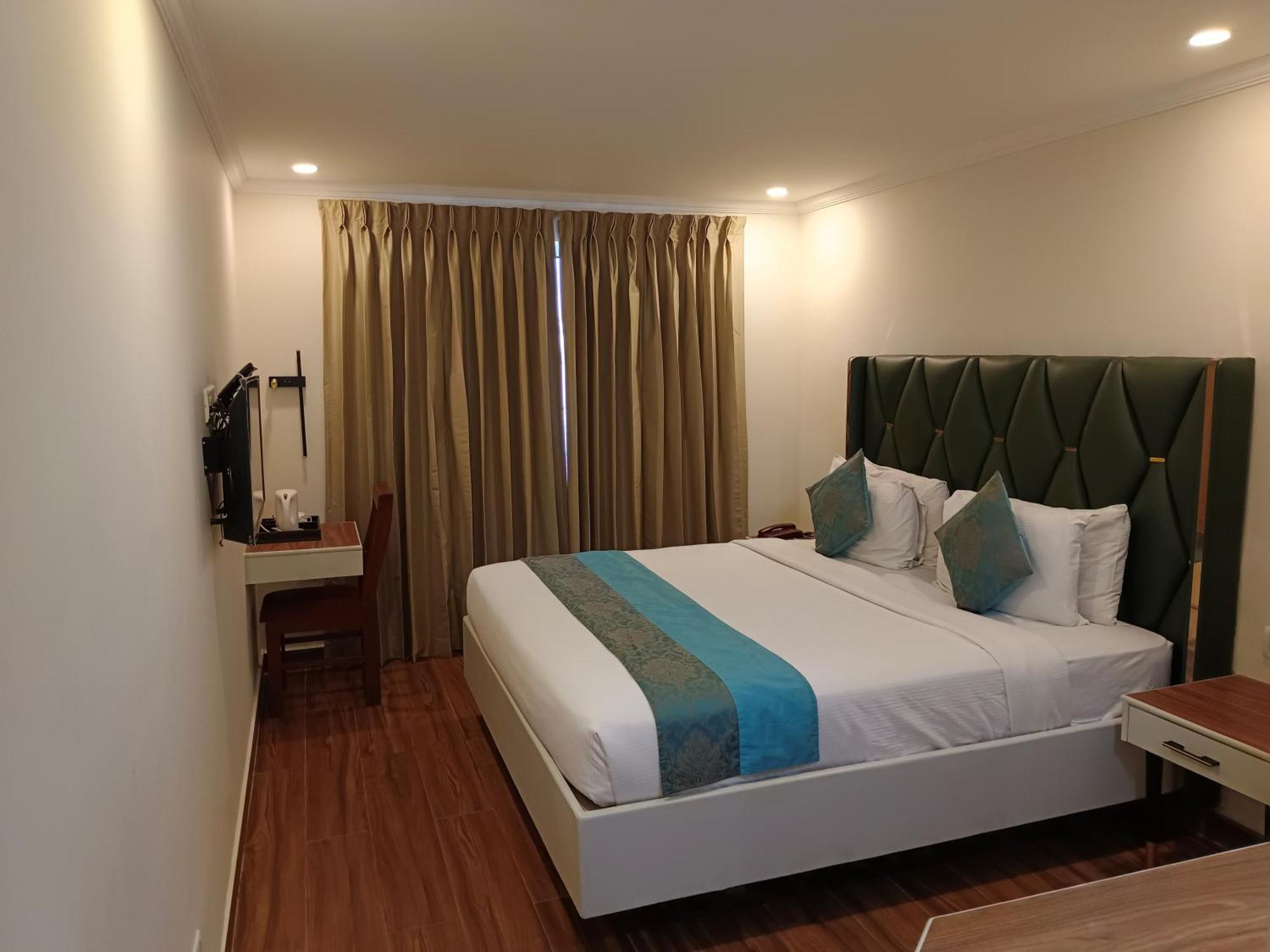 Hotel Grand Residence Ченай Екстериор снимка