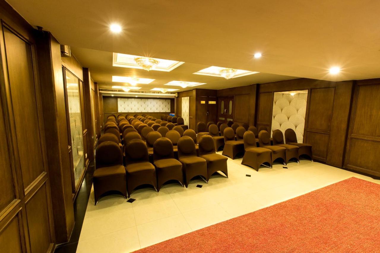 Hotel Grand Residence Ченай Екстериор снимка